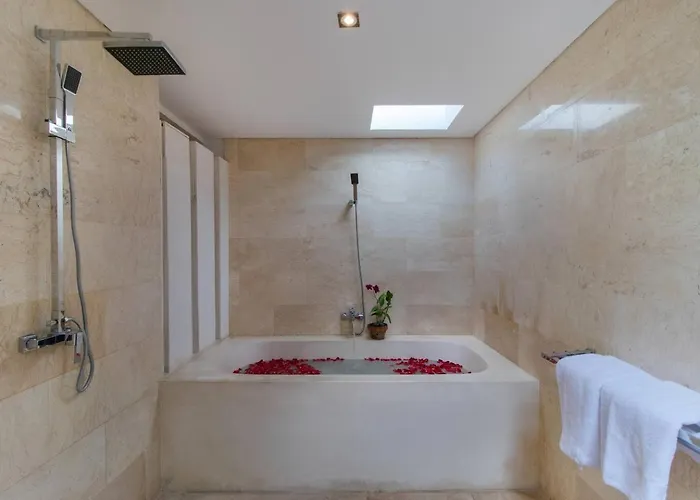 Bon Bon, 100m From Beach, Ideal For Families