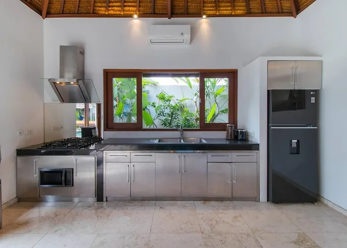 Bon Bon, 100m From Beach, Ideal For Families *